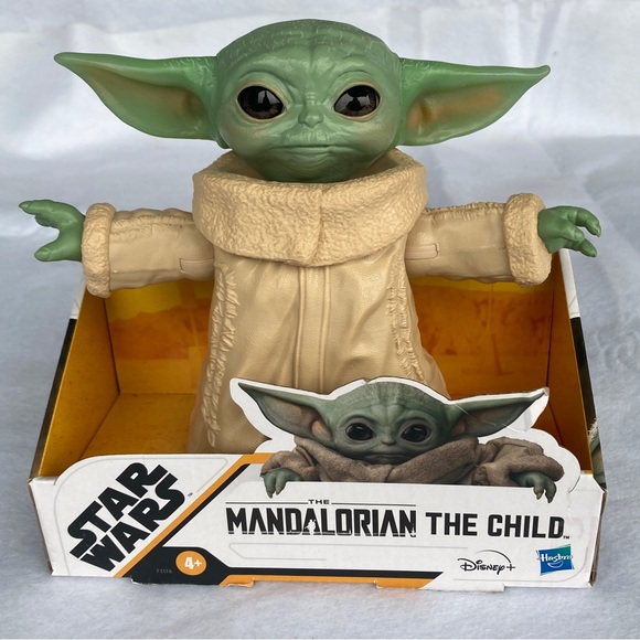 Mandalorian the child STAR WARS figure Disney /Hasbro - Picture 13 of 16